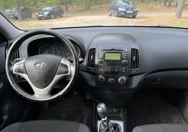 Hyundai I30 cena 15900 przebieg: 231000, rok produkcji 2011 z Łasin małe 154